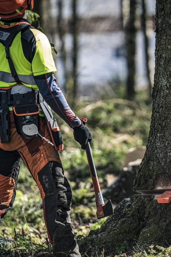 Asce, segacci e accessori per uso forestale