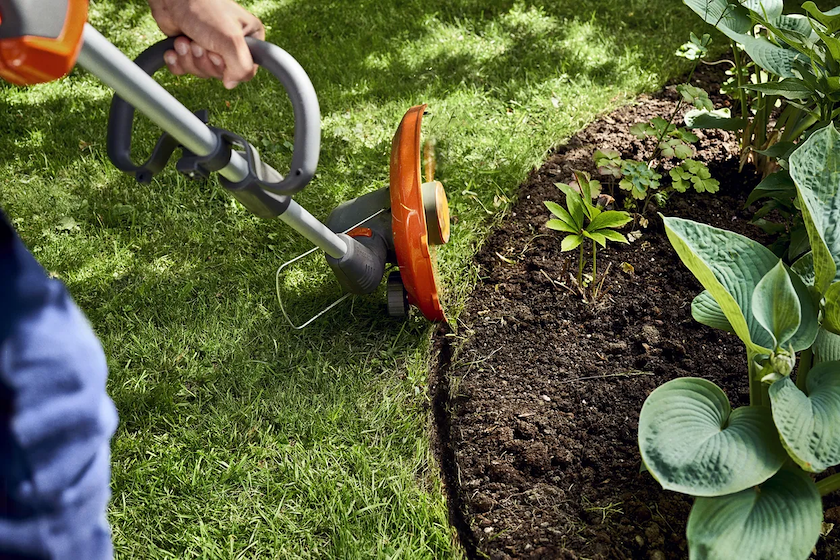 Decespugliatore Husqvarna 110iL  - con batteria e caricabatterie